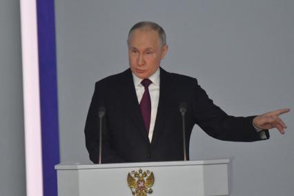 Москва. Президент РФ Владимир Путин выступает с ежегодным посланием Федеральному собранию в Гостином дворе.