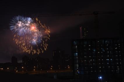 Москва. Праздничный салют в честь Дня защитника Отечества.