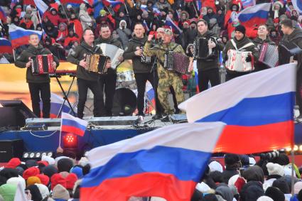 Москва.  Бард Александр Ванюшкин во время митинг-концерта`Слава защитникам Отечества` в Лужниках, посвященного участникам спецоперации и празднованию Дня защитника Отечества.