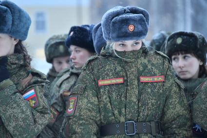 Переславль-Залесский.   Всеармейский конкурс профессионального мастерства среди женщин- военнослужащих `Макияж под камуфляж`в учебном центре связи РВСН.