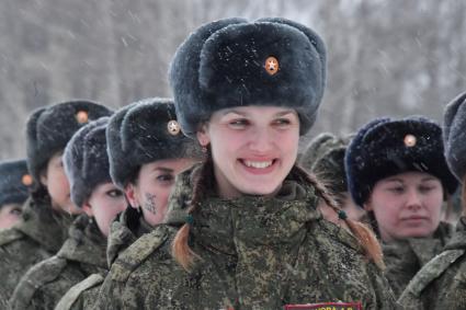 Переславль-Залесский.   Всеармейский конкурс профессионального мастерства среди женщин- военнослужащих `Макияж под камуфляж`в учебном центре связи РВСН.