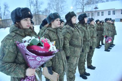 Переславль-Залесский.   Всеармейский конкурс профессионального мастерства среди женщин- военнослужащих `Макияж под камуфляж`в учебном центре связи РВСН.