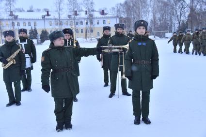 Переславль-Залесский. Всеармейский конкурс профессионального мастерства среди женщин- военнослужащих `Макияж под камуфляж`в учебном центре связи РВСН.