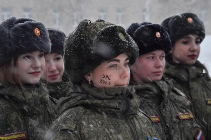 Переславль-Залесский. Всеармейский конкурс профессионального мастерства среди женщин- военнослужащих `Макияж под камуфляж`в учебном центре связи РВСН.