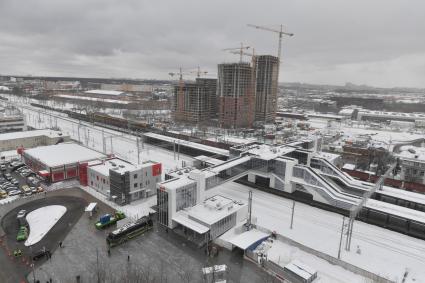 Москва. Вид на пригородный вокзал `Очаково` Московского центрального диаметра (МЦД-4) после реконструкции.