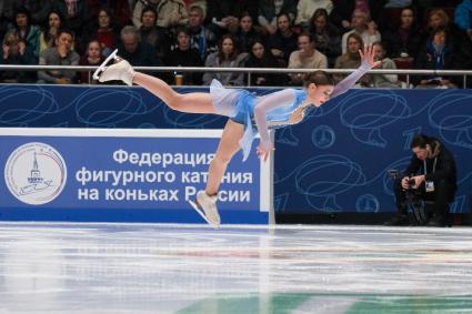 Санкт-Петербург. Фигуристка Софья Самоделкина выступает с короткой программой в женском одиночном катании в финале Кубка России `Гран-при России` по фигурному катанию.