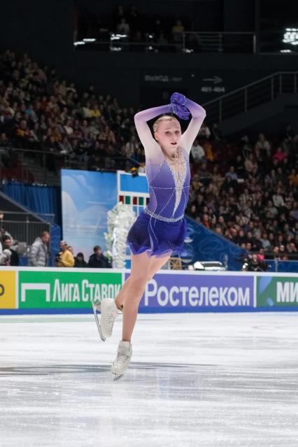 Санкт-Петербург. Фигуристка Софья Муравьева выступает с короткой программой в женском одиночном катании в финале Кубка России `Гран-при России` по фигурному катанию.