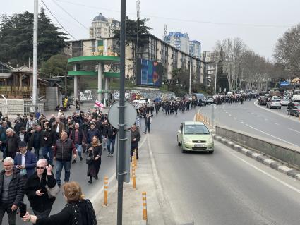 Грузия. г.Тбилиси. Шествие участников митинга за традиционные ценности.