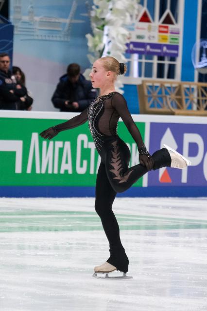 Санкт-Петербург. Фигуристка Вероника Яметова выступает с короткой программой в женском одиночном катании в финале Кубка России `Гран-при России` по фигурному катанию.