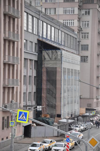 Москва. Здание Московского Театра эстрады в ходе реконструкции.