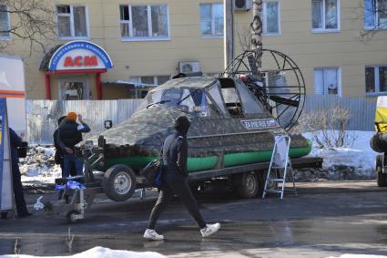 Мурманск. Аэролодка на прицепе.