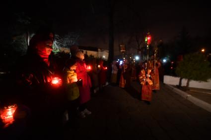 Московсая область. Ивантеевка. Пасхальная служба в Церкви Смоленской иконы Божией Матери.