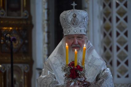 Москва. Патриарх Московский и всея Руси Кирилл во время праздничного пасхального богослужения в храме Христа Спасителя.