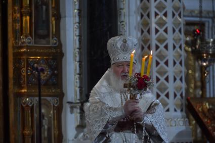 Москва. Патриарх Московский и всея Руси Кирилл во время праздничного пасхального богослужения в храме Христа Спасителя.