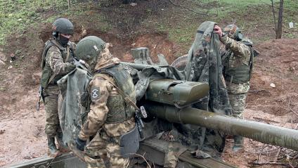 Донецкая область. г.Бахмут (Артемовск). Военнослужащие 106 дивизии ВДВ прикрывают северный фланг Артемовска.