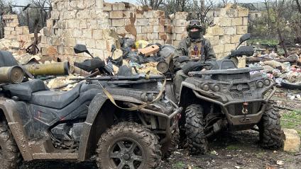 Донецкая область. г.Бахмут (Артемовск). Военнослужащие 106 дивизии ВДВ прикрывают северный фланг Артемовска.