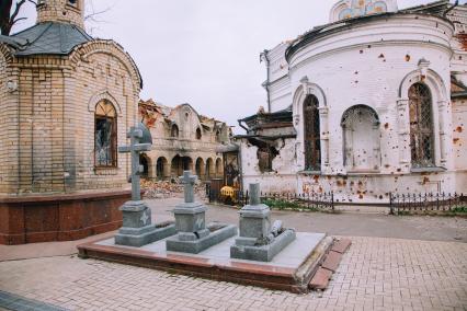 Донецкая область. с.Никольское. Свято-Успенский Николо-Васильевский монастырь, пострадавший в результате обстрелов ВСУ.