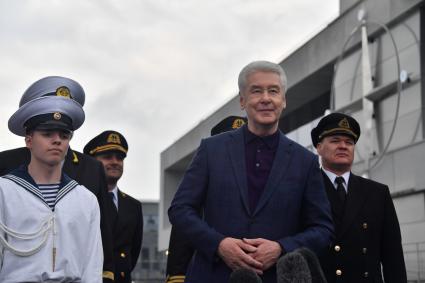 Москва. Мэр Москвы Сергей Собянин ( в центре) на церемонии открытия после реконструкции Южного речного вокзала Москвы.