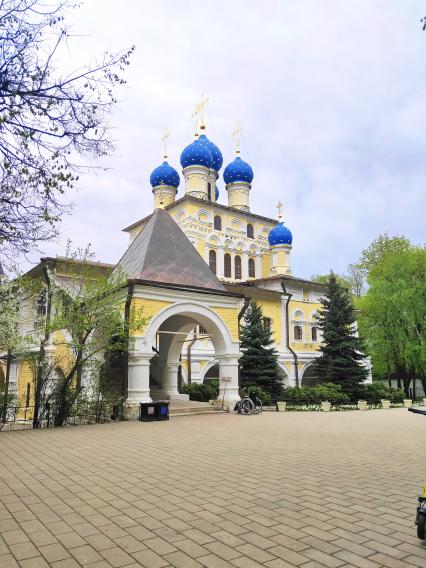 Москва. Храм Казанской иконы Божией Матери.