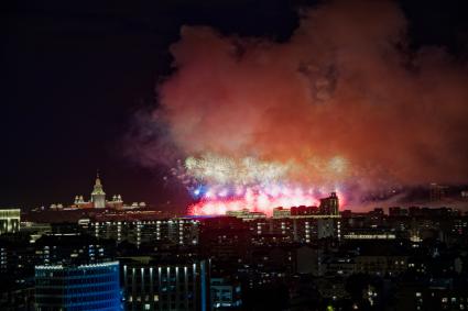 Москва. Праздничный салют, посвященный 78-й годовщине Победы в Великой Отечественной войне.