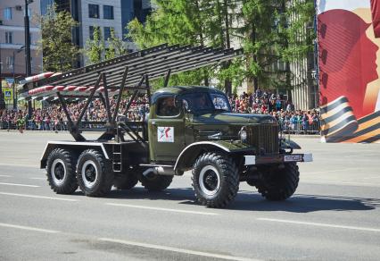 Пермь. Военная техника во время парада, посвященного 78-й годовщине Победы в Великой Отечественной войне.