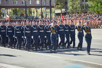 Пермь. Военнослужащие парадных расчетов во время парада, посвященного 78-й годовщине Победы в Великой Отечественной войне.