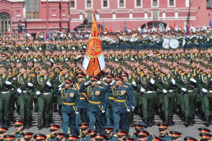 Москва. Военнослужащие парадных расчетов на параде, посвященном 78-й годовщине Победы в Великой Отечественной войне.