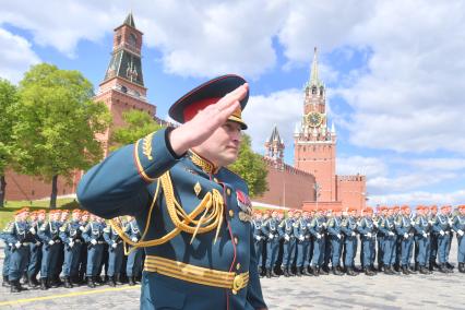 Москва. Глава МЧС России Александр Куренков после парада, посвященного 78-й годовщине Победы в Великой Отечественной войне.