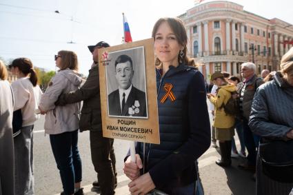 Санкт-Петербург. Горожане во время праздничных мероприятий, посвященных 78-й годовщине Победы в Великой Отечественной войне.