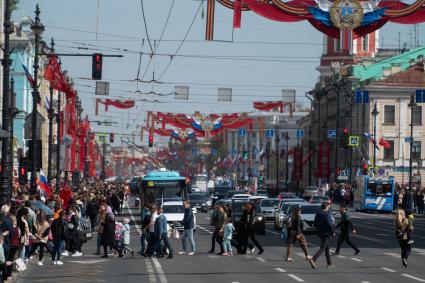 Санкт-Петербург. Горожане во время празднования 78-й годовщины Победы в Великой отечественной войне.