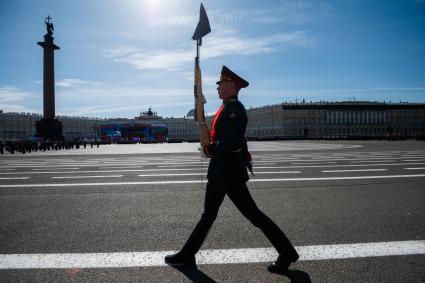 Санкт-Петербург. Участник военного парада, посвященного 78-й годовщине Победы в Великой Отечественной войне, на Дворцовой площади.