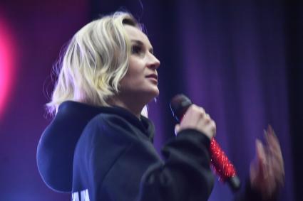 Москва. Певица Полина Гагарина во время репетиции концерта `Гагарина навсегда`, который состоится во дворце `Мегаспорт`, в концертном зале `Москва`.