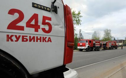 Голицинский городской округ. п.Татарки. Спецтехника на месте ликвидации пожара в частном жилом доме.