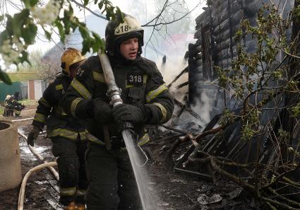 Голицинский городской округ. п.Татарки. Ликвидация пожара в частном жилом доме.