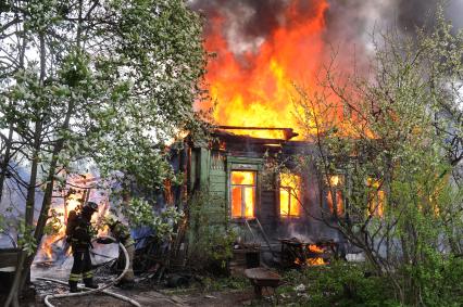 Голицинский городской округ. п.Татарки. Ликвидация пожара в частном жилом доме.