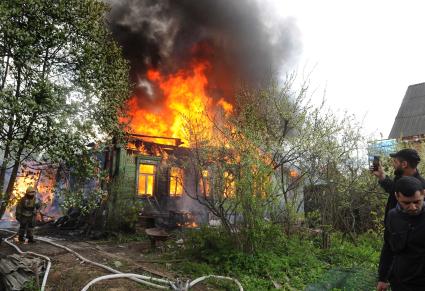 Голицинский городской округ. п.Татарки. Ликвидация пожара в частном жилом доме.