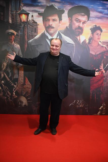 Москва. Актер Борис Каморзин на премьере фильма `Хитровка. Знак четырех` в кинотеатре `Октябрь`.