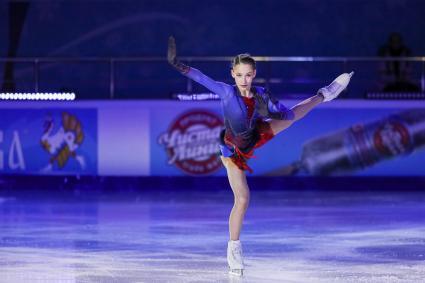 Красноярск. Софья Акатьева во время показательных выступлений на чемпионате России по фигурному катанию.