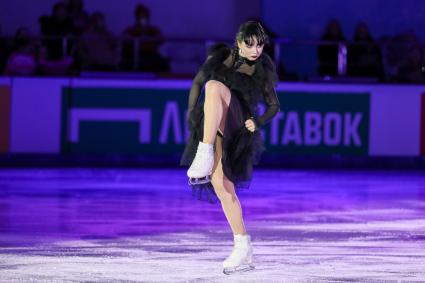 Красноярск. Камила Валиева во время показательных выступлений на чемпионате России по фигурному катанию.