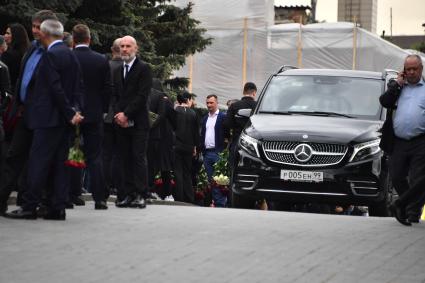 Москва. Во время похорон заместителя министра науки и высшего образования РФ Петра Кучеренко на Троекуровском кладбище.