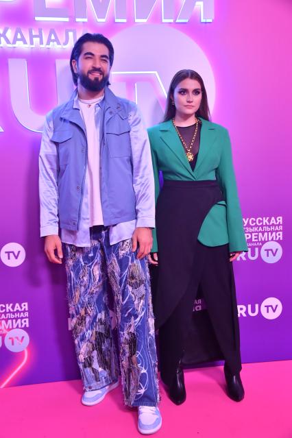 Москва. Elman и MONA на XII Русской музыкальной премии телеканала RU.TV в Крокус Сити Холле в Москве.