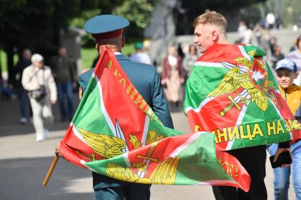 Москва. Пограничники в запасе во время празднования Дня пограничника в Парке Горького.