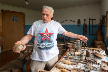 Кировская область. Деревня Безденежные.  Астроном Виктор Одинцов .