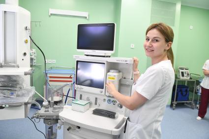 Москва. Операционная в здании открывшегося детского корпуса многопрофильного клинического центра `Коммунарка` .