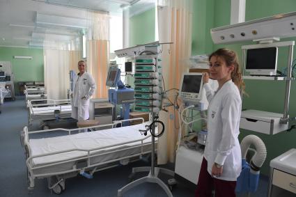 Москва. Реанимационная палата в здании открывшегося детского корпуса многопрофильного клинического центра `Коммунарка` .