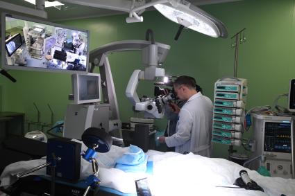 Москва. Операционная в здании открывшегося детского корпуса многопрофильного клинического центра `Коммунарка` .