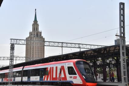 Москва. Станция `Площадь Трех Вокзалов` (Каланчевская) в будущем станет важным транспортным узлом, который объединит маршруты МЦД-2 и МЦД-4 `Калужско-Нижегородский`.