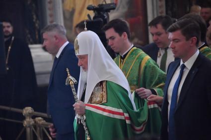Москва. Патриарх Московский и всея Руси Кирилл на патриаршем служении по случаю принесения иконы Святой Троицы в храм Христа Спасителя.