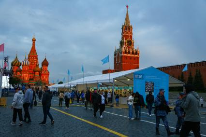 Москва. IX ежегодный книжный фестиваль `Красная площадь`.