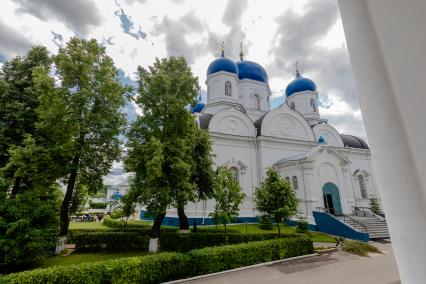 Владимирская область. Суздальский район. Вид на  собор в честь Боголюбской иконы Божией Матери.